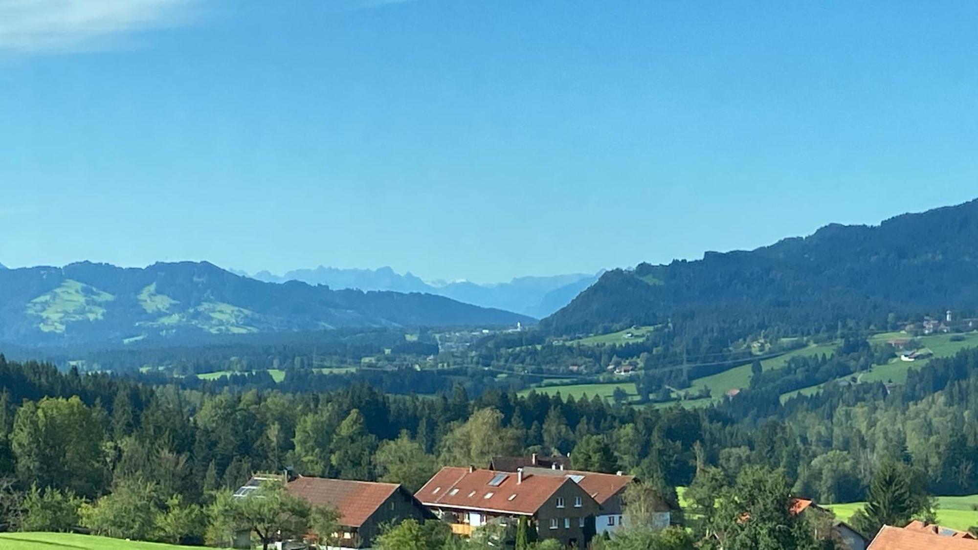 Allgaeu Cottage - Traumhafter Blick In Die Schweizer Berge Weiler-Simmerberg Exterior photo